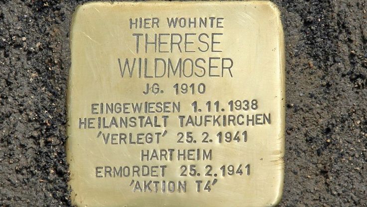 Stumbling stone in memory of Therese Wildmoser, Photo: City of Dachau